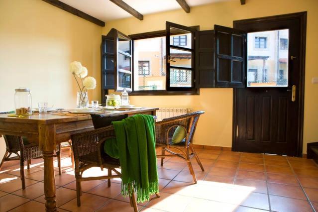 Apartamentos Santillana Del Mar Eksteriør billede